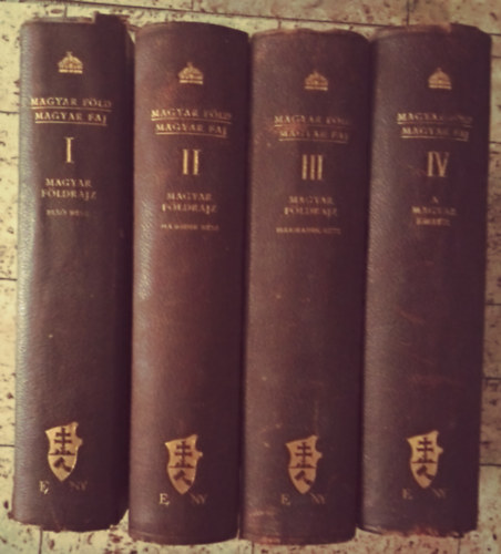 Cholnoky Jenő: Magyar föld, magyar faj I-IV. antikvár