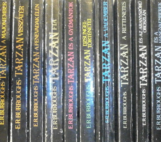 Edgar Rice Burroughs: 10 darab Tarzan-könyv (Tarzan a majomember, Tarzan visszatér, Tarzan a fenevadak élén, Tarzan fia, Tarzan és a gyémántok, Tarzan dzsungeltörténetei, Tarzan a vadember, Tarzan a rettenetes, Tarzan és az aranyszőrű oroszlán, Tarzan és a hangyaemberek...) antikvár