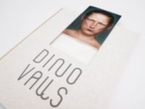 Valls, Dino: Dino Valls idegen