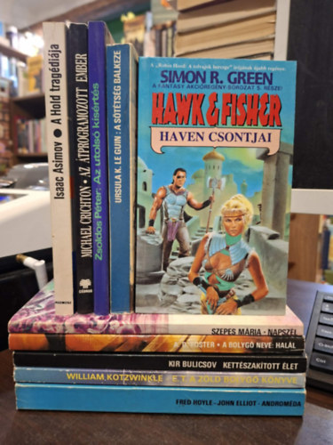 Simon R. Green, Isaac Asimov, Michael Crichton, Zsoldos Péter, Ursula K. Le Guin, Szepes Mária, Alan Dean Foster, Kil Bulicsov, William Kotzwinkle, F. Hoyle-J. Elliot: 10 db sci-fi/fantasy regény, KÖNYVMENTŐ AJÁNLAT: Haven csontjai, A Hold tragédiája, Az átprogramozott ember, Az utolsó kísértés, A sötétség balkeze, Napszél, A bolygó neve: halál, Kettészakított élet, E.T. A zöld bolygó könyve, Androméda antikvár