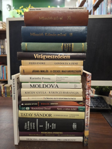 Abelovszky Eliz, Cserna-Szabó András (szerk.), Örkény István, Mikszáth Kálmán, Szerb Antal, Fejes Endre, Jósika Miklós, Karinthy Frigyes, Moldova György, Krúdy Gyula, Nemere István, Kosztolányi Dezső, Tatay Sándor, Mikes Kelemen, Herczeg Ferenc: 20 db regény, KÖNYVMENTŐ AJÁNLAT: Szót kérek Amerikából, Friss irodalmi húsok, Négykezes regény, Mikszáth művei XI., Mikszáth művei 13., A királyné nyaklánca, Virágveszedelem, Gondolta a fene, A csehek Magyarországon, antikvár