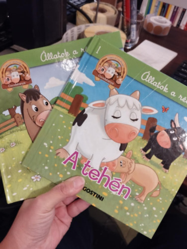 Gyerekkönyv csomag 2 darabos KÖNYVMENTŐ AJÁNLAT: Állatok a réten - A tehén, Állatok a réten - A ló antikvár