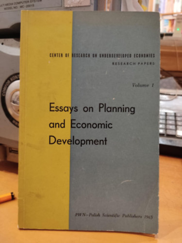PWN - Polish Scientific Publishers: Essays on Planning and Economic Development (Center of Research on Underdeveloped Economies Volume I) antikvár