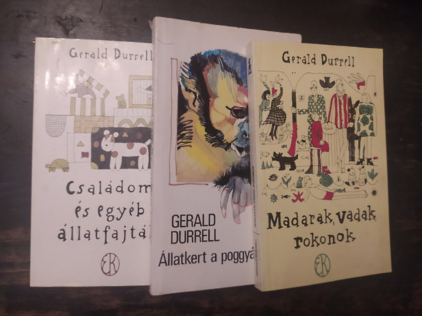Gerald Durrel: 3 DB GERALD DURREL KÖTET: 1.	ÁLLATKERT A POGGYÁSZOMBAN 2.	CSALÁDOM ÉS EGYÉB ÁLLATFAJTÁK 3.	MADARA, VADAK, ROKONOK könyv
