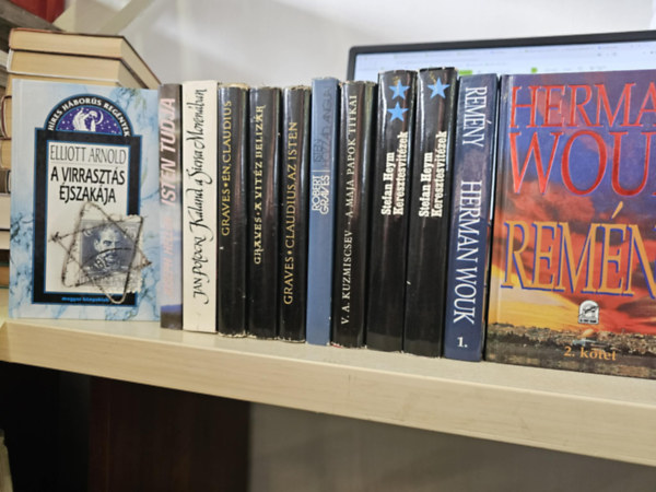 Elliott Arnold, Joseph Heller, Jan Potocki, Robert Graves, V.A. Kuzmiscsev, Stefan Heym, Herman Wouk: 10db regény 12 kötetben, KÖNYVMENTŐ AJÁNLAT: A virrasztás éjszakája+ Isten tudja+ Kaland a Sierra Morenában+ Én Claudius+ Claudius az isten+ A vitéz belizár+ Isten hozzád Anglia+ A maja papok kincsei+ Keresztesvitézek I-II+ Remény I-II antikvár