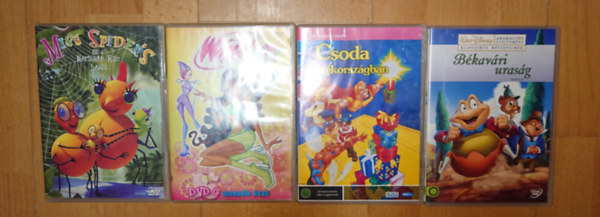 4 mese DVD: Békavári uraság, Csoda játékországban, MIss Spider's, WinX  Club antikvár
