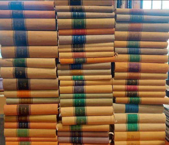 Franz Werfel, Gorkij, Eric Knight, Willi Bredel, Vailland, Andersen Nexö, Maltz, Alberto Moravia, Heinrich Mann, Anatole France, Mihail Sadovenau, Makerenko, Giuseppe di Lampedusa, Fjodor Gladkov, John Steinbeck, Jorge Amado, Herbert Ernest Bates, Upton Sinclair, Fagyejev, Heinrich Böll, Mauriac, Luigi Pirandello, Maurice Druon, Romain Rolland, Lion Feuchtwagner, Ilf-Petrov, William Faulkner, Anna Seghers, B.Traven, Ivo Andric, Stefan Heym, Karel Capek, Jack London, Sinclair Lewis, Pirandello, Émile Zola, Igor Newerly, Aragon, Robert Merle, Jerzy Andrezejewski, Kazakevics, Curzio Malaparte, Theodor Dreiser, Wladyslaw Stanislaw Reymont: 57 db a Milliók Könyvtára sorozatból: antikvár