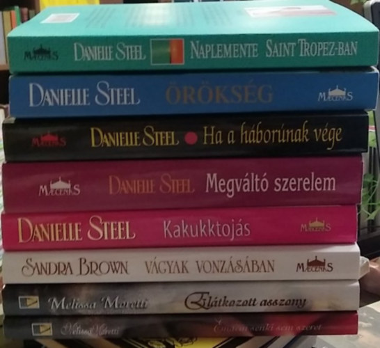 Danielle Steel, Sandra Brown, Melissa Moretti: 8 db-os KÖNYVMENTŐ AJÁNLAT, romantikus: Engem senki sem szeret+ Elátkozott asszony+ Kakukktojás+ Megváltó szerelem+ Ha a háborúnak vége+ Örökség+ Naplemente Saint Tropez-ban antikvár