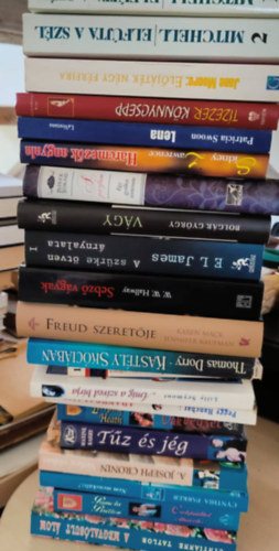 Taylor Cyntianne, Pamela Britton, Cynthia Parker, A. J. Cronin, Maxine Barry, Lorraine Heath, Peggy Hanchar, Lilly Seymour, Evelyn Richardson, Thomas Dorry, Karen Mack, Jennifer Kaufman, W. W. Hallway, E L James, Bolgár György, Patrick Süskind, Sindey Lawrence, Patricia Swoon, Elizabeth Kim, Jane Moore, Margaret Mitchell: 20db-os romantikus könyvcsomag: A megvalosult álom, Csókjaidtól elbűvölve, Nem menekülsz, Vétlen vétkes, Tűz és jég, Vak végzet, Aranygalamb, Amíg a szíved bírja, A vonakodó örökös, Kastély Skóciában, Freud szeretője, Sebző vágyak, A szürke ötven árnyalat könyv