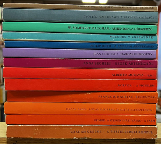 Graham Greene, Iszaak Babel, Francois Mauriac, Anna Seghers, Jean Cocteau, Philip Roth, Vercors, William Somerset Maugham, Heinrich Böll: 13 db Európa zsebköny: A tiszteletbeli konzul, Szegényházi vásár-A farm, Lovashadsereg és egyéb elbeszélések, Regények, A figyelem, 1934, Regék Artemiszről, A nagy mutatvány-A szélhámos-Vásott kölykök, A szellem árnyékában, Vízbarázdák, antikvár