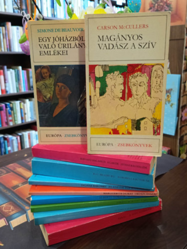Vladimir Páral, Friedrich Dürrenmatt, Alberto Moravia, Marguerite Duras, Ingmar Bergman, Ray Bradbury, Malamud Bernard, Carson McCullers, Beauvoir De Simone: Európa zsebkönyvek 10 darabos KÖNYVMENTŐ AJÁNLAT: A száz százalékos nő - Regény mindenkinek, Az ígéret. Három kisregény, A megvetés, Római történetek, Jelenetek egy házasságból, Marsbéli krónikák, A lakók - Isteni kegyelem, Magányos vadász a szív, antikvár