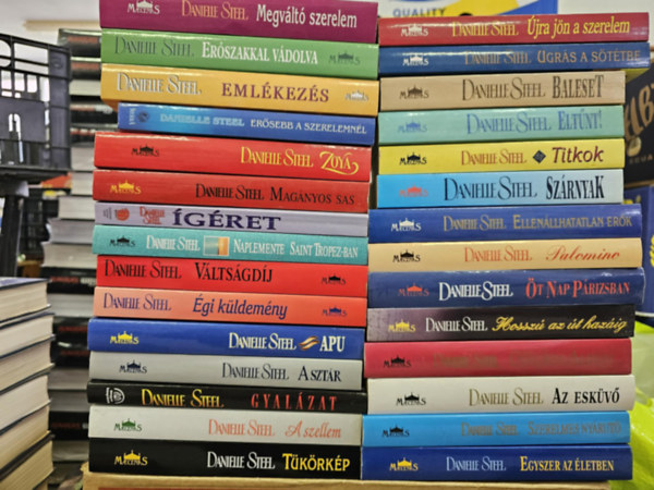 Danielle Steel: 29db Steel, KÖNYVMENTŐ AJÁNLAT: Megváltó szerelem+ Erőszakkal vádolva+ Emlékezés+ Erősebb a szerelemnél+ Zoya+ Magányos sas+ Ígéret+ Naplemente Saint Tropez-ban+ Váltságdíj+ Égi küldemény+ Apu+ A sztár+ Gyalázat+ A szellem+ Tükörkép+ Újra jön a szerelem+ antikvár