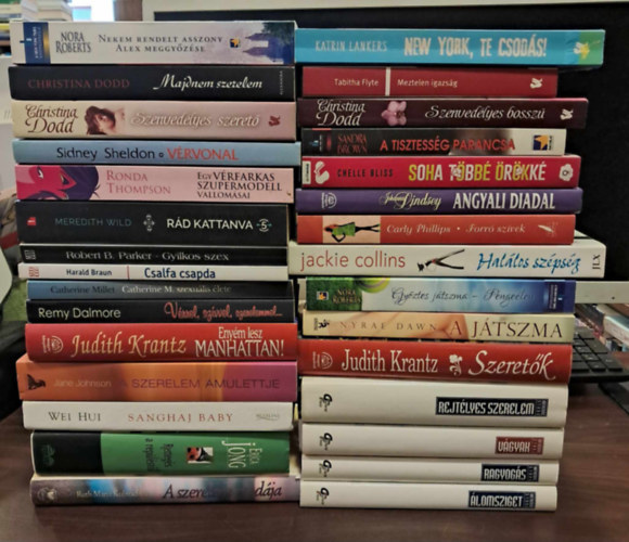 Nora Roberts, Christina Dodd, Sidney Sheldon, Catherine Millet, Judith Krantz, Jane Johnson, Brown Sandra, Jackie Collins, Ronda Thompson, Meredith Wild, Robert B. Parker, Wei Hui, Erica Jong, Katrin Lankers, Tabitha Flyte, Sandra Brown, Johanna Lindsey, Nyrae Dawn, Katherine Stone, Carly Phillips: 30 db-os KÖNYVMENTŐ AJÁNLAT: New York, Te csodás!, Nekem rendelt asszony - Alex meggyőzése, Majdnem szerelem, Vérvonal, Egy vérfarkas szupermodell vallomása, Rád kattanva, Gyilkos szex, Csalfa csapda, Catherine M. szexuális élete, antikvár