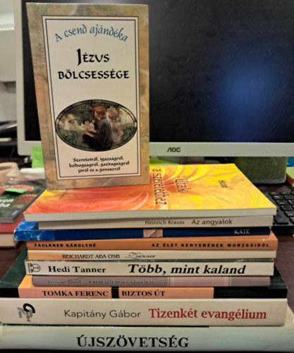 Heinrich Krauss, Hozé, Faulkner Károlyné, Reichardt Aba OSB, Tomka Ferenc, Kapitány Gábor: 11 db-os könyvcsomag -KÖNYVMENTŐ AJÁNLAT:: Káté +Az Élet Kenyerének morzsáiból +Jézus bölcsessége +Utak a szeretethez +AZ angyalok +Zsizsa+ A kereszténység születése+ Biztos út+ Több, mint kaland+ Tizenkét evangélium+ Újszövetség antikvár