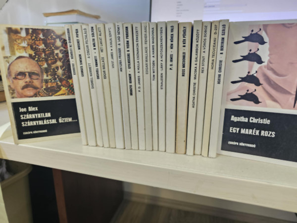Joe Alex, Exbrayat, Georges Simenon, Dashiell Hammett, Edgar Wallace, Ian St. James, Antonia Fraser, Arkagyij Adamov, P. D. James, Tom Wittgen, Gunnar Staalesen, Ross MacDonald, Agatha Christie, Rex Stout, Horia Tecuceanu: 20db Európa krimi, KÖNYVMENTŐ AJÁNLAT: Szárnyatlan szárnyalással űztem+ Rémület az óvárosban+ Maigret pipája+ A cingár feltaláló+ A máltai sólyom+ Hét lakat alatt+ A halál szigete+ A vad sziget+ Gyilkosság a vidám parkban+ A hulla csónakon érkezett+ antikvár