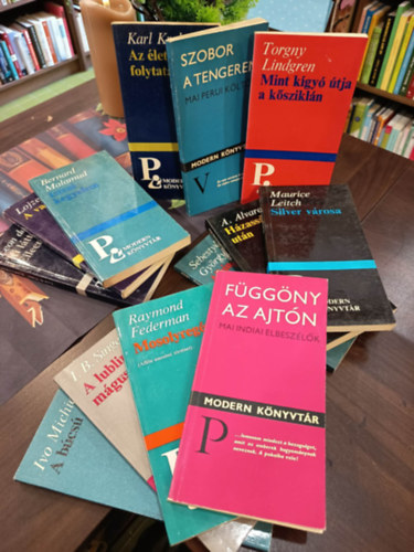 Leon de Winter, Lojze Kovacic, Malamud Bernard, Torgny Lindgren, Karl Krolow, Sebestyén György, Ivo Michiels, Singer I. B., Raymond Federman: Modern könyvtár 13 darabos KÖNYVMENTŐ AJÁNLAT: Ki látta Eileen W.-t?, A valóság, Isteni kegyelem, Mint kígyó útja a kősziklán, Az életrajz folytatása, Albínó, Házasság után, Silver városa, A búcsú, A lublini mágus, Mosolyregény (Afféle szerelmi történet) antikvár