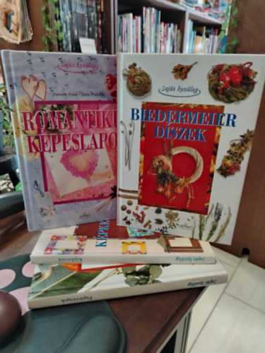 Annamaria Arpini Maria Adele Belluardo Daniela Faut és Lena Podobri Anita Miatto Gallo és Marisa Righetti Poiega: KÖNYVMENTŐ AJÁNLAT, Hobbi könyvek 4 db. Papírvirágok, Képkeretek, Romantikus képeslapok, Biedermeier díszek antikvár