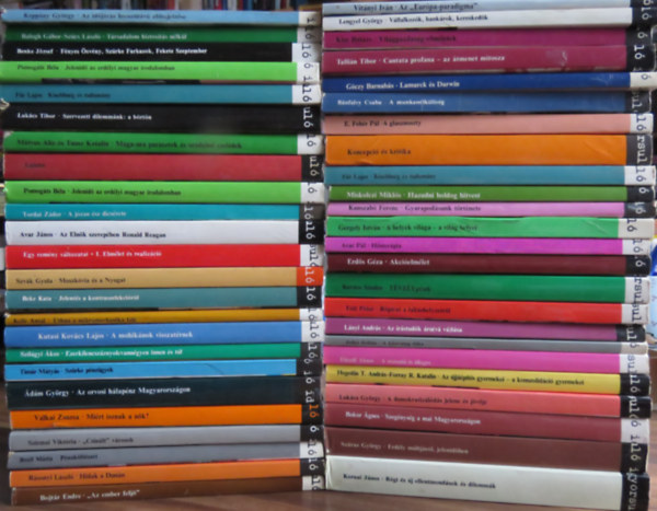 Koppány György, Vitányi Iván, Lengyel György, Balogh Gábor, Szűcs László, Benke József, Pomogáts Béla, Für Lajos, Lukács Tibor, Kiss Balázs, Tallián Tibor, Géczy Barnabás, Bánfalvy Csaba, E. Fehér Pál, Mátyus Alíz, Tausz Katalin, Tordai Zádor, Avar János, MIskolczi Miklós, Kunszabó Ferenc, Gergely István, Avar Pál, Erdős Géza, Szvák Gyula, Beke Kata, Kelle Antal, Kutasi Kovács Lajos, Szilágyi Ákos, Timár Mátyás, Ádám György, Kovács Sándor, Fóti Péter, Lányi András, Zelkó Zoltán, Füredi János, Hegedűs T. András, Forray R. Katalin, Valkai Zsuzsa, Lukács György, Szirmai Viktória, Brüll Mária, Bokor Ágnes, Száraz György, Kornai János, Bojtár Endre, Rásonyi László: 48 kötet a Gyorsuló idő sorozatból antikvár