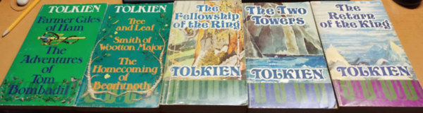 J. R. R. Tolkien: 5 db Tolkien: Farmer Giles of Ham/The Adventures of Tom Bombadil; Tree and Leaf/Smith of Wootton Major/The Homecoming of Beorhtnoth; The Fellowship of the Ring; The Two Towers; The Return of the King antikvár