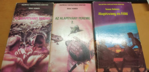 Asimov: Az alapítvány pereme I-II. + Alapítvány és Föld könyv