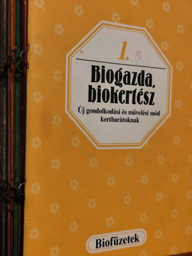 19 db a Biofüzetek sorozatból antikvár