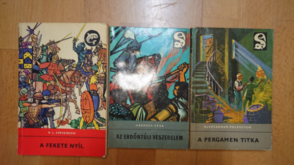 Robert Luis Stevenson, Alekszandr Polescsuk, Hegedűs Géza: 3 klasszikus ifjúsági regény a Delfin könyvek közül: A  fekete nyíl, A pergamen titka, Az erdőntúli veszedelem antikvár
