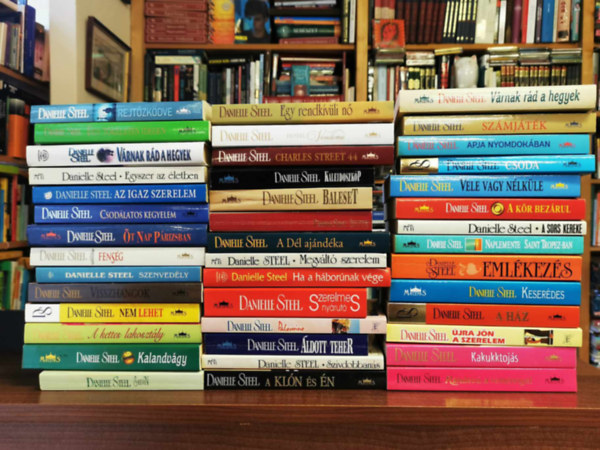 Danielle Steel: 41 db Danielle Steel könyv antikvár