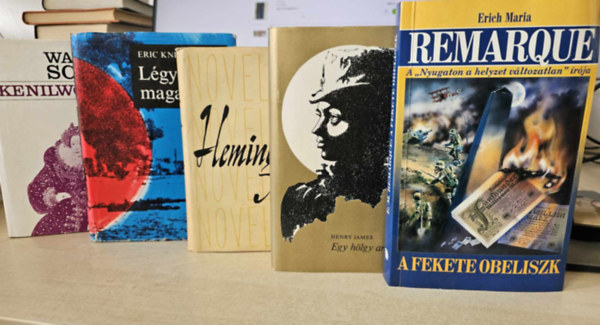 Henry James, Eric Knight, Erich Maria Remarque, Ernest Hemingway, Walter Scott: 5 db-os KÖNYVMENTŐ AJÁNLAT, szépirodalom: Egy hölgy arcképe+ Légy hű magadhoz+ A fekete obeliszk+ Novellák+ Kenilworth antikvár