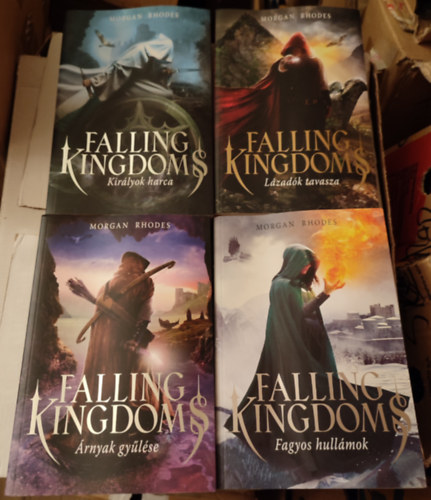 Morgan Rhodes: Falling Kingdoms sorozat 1-4. (Királyok harca, Lázadók tavasza, Árnyak gyűlése, Fagyos hullámok) antikvár