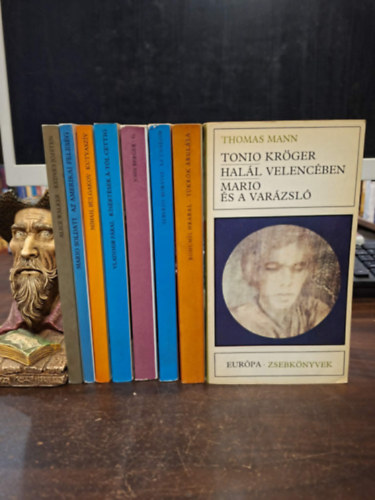 Thomas Mann, Bohumil Hrabal, Alberto Moravia, John Berger, Vladimir Páral, Mihail Bulgakov, Mario Soldati, Alice Walker: 8 db az Európa Zsebkönyvek sorozatból, KÖNYVMENTŐ AJÁNLAT: Tonio Kröger - Halál Velencében - Mario és a Varázsló, Tükrök árulása, Az unalom, G., Kísértések Á-tól cettig, Kutyaszív, Az amerikai feleség, Kedves Jóisten antikvár