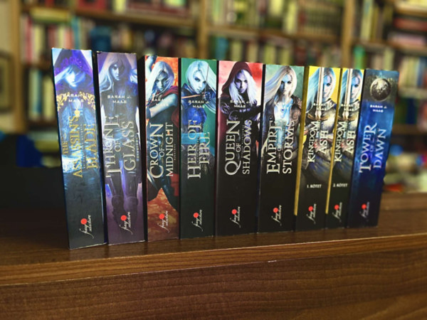Sarah J. Maas: Üvegtrón sorozat 1-7.:Throne of Glass  +  – Éjkorona + Heir of Fire – A tűz örököse +  Queen of Shadows – Árnyak királynője  + Empire of Storms – Viharok birodalma  + Tower of Dawn – A hajnal tornya + Kingdom of Ash – Felperzselt királyság 1-2. antikvár