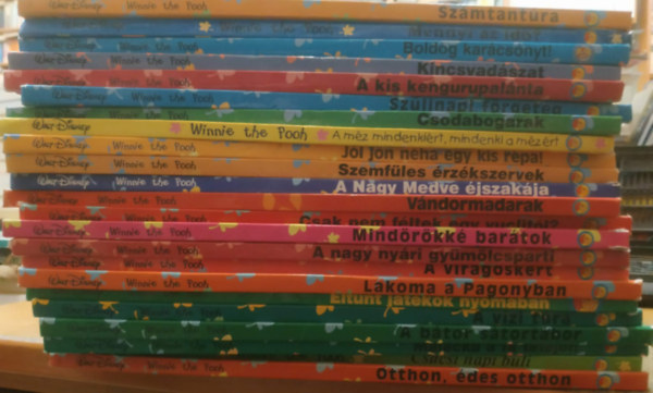 Walt Disney: 23 db Micimackó könyvklub: Számtantúra; Otthon, édes otthon; Csacsi napi buli; Malacka a fa tetején; A bátor sátortábor; A vízi túra; Eltűnt játékok nyomában; Lakoma a Pagonyban; A virágoskert; A nagy nyári gyümölcsparti; Mindörökké barátok antikvár