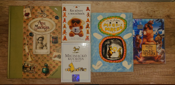 A. A. Milne, Walt Disney: 4 kedves gyerekkönyv mackókról + ajándék Mackótestvér (DVD): Micimackó, Micimackó kuckója, Kis könyv a mackókról, Apu mackója + ajéndék DVD antikvár