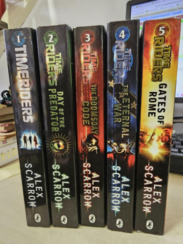 Alex Scarrow: Time Riders 1-5. (I-V.) antikvár