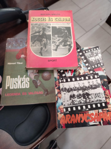 Bocsák Miklós; Hámori Tibor; Surányi András – Hernádi Miklós: 3db focis könyv. Bocsák Miklós: Kocsis és Czibor; Hámori Tibor: Puskás – Legenda és valóság; Surányi András – Hernádi Miklós: Aranycsapat antikvár