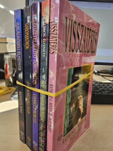 Kenneth Ring, Randles, Jenny-Fuller, Paul, Charles Berlitz, Erika Cheetham, Moody, Raymond A. Jr.-Perry, Paul: 5db ezoterika, KÖNYVMENTŐ AJÁNLAT: Halálközeli élmények+ Gabonakörök+ Lélegzetelállító történetek+ Nostradamus próféciái+ Visszatérés antikvár