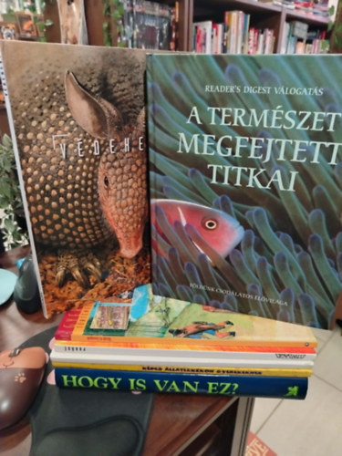 KÖNYVMENTŐ AJÁNLAT, 7 DB. Képes könyvek. A természet megfejtett titkai, Védekezés, Várak és lovagok, Parádé, Álcázás, Képes állatlexikon gyerekeknek, Hogy is van ez? antikvár