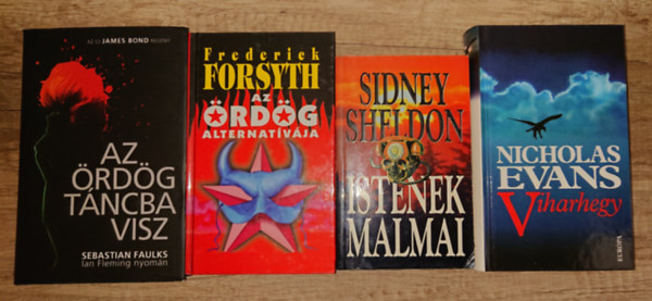 Sidney Sheldon, Nicolas Evans, Frederick Forsyth, Sebastian Faulks: 4 kiváló krimi csomagban:Istenek malmai, Viharhegy, Az ördög alternatívája, Az ördög táncba visz antikvár