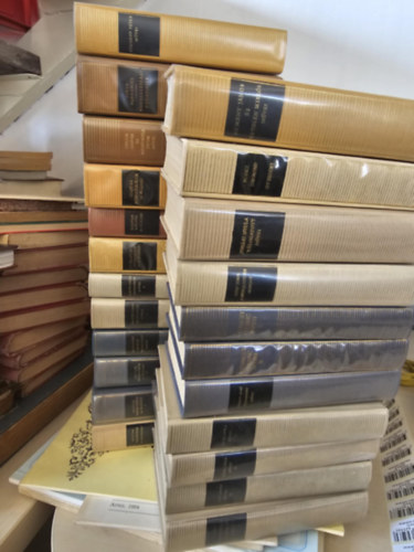 Pázmány Péter, Janus Pannonius, Heltai Gáspár - Bornemissza Péter, Kemény János - Bethlen Miklós, Móricz Zsigmond, Juhász Gyula, Déry Tibor, Kazinczy Ferenc, Péterfy Jenő, Illyés Gyula, Gelléri Andor Endre: 23db a Magyar remekírók sorozatból, KÖNYVMENTŐ AJÁNLAT: Pázmány Péter művei+ Magyarországi humanisták+ Heltai Gáspár és Bornemissza Péter művei+ Magyar gondolkodók 17. század+ Magyar költők 18. század+ Magyar drámaírók 16-18. sz.+ 19.sz. I-II+ antikvár