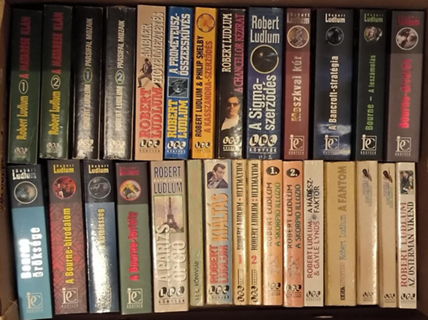 Robert Ludlum: 39 db Robert Ludlum regény antikvár