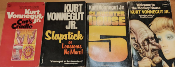 Kurt Vonnegut Jr.: 4 db Kurt Vonnegut Jr.: Cat's Cradle + Slapstick or Lonesome No More! + Slaughterhouse-Five + Welcome to the Monkey House antikvár