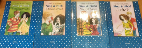 Gaby Schuster: 4 db Nina & Nicki: Smaragdmetál (2.) + Merész tervek (3.) + Négy jó barát (4.) + A titok (6.) antikvár