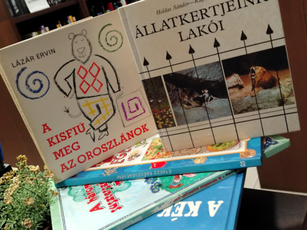 Holdas-Kapocsy, Lázár Ervin, Demeter Györgyi Csilla, Vincze Aranka, Szigeti Cecília: KÖNYVMENTŐ AJÁNLAT, 5 DB. Gyerekkönyvek. Állatkertjeink lakói, A kisfiú meg az oroszlánok, Étkezz egészségesen! - receptek és hasznos tudnivalók, A háromlábú suszterszék meséi, A kék tündér antikvár