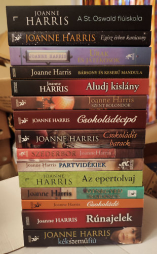 Joanne Harris: Joanne Harris könyvgyűjtemény (15 darab könyv) / Csokoládé, Csokoládécipő, Szederbor, Ötnegyed narancs, Rúnajelek, Kékszeműfiú, Az epertolvaj, A St. Oswald fiúiskola, Egész évben karácsony, Szent bolondok, Aludj kislány, Partvidékiek, Csokoládés barack... antikvár