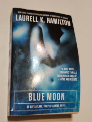 Laurell K. Hamilton: Blue Moon (Dedikált) antikvár