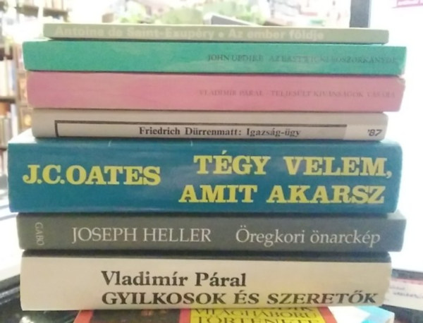 Antoine de Saint-Exupéry, John Updike, F. Dürrenmatt, J.C. Oates, Joseph Heller, Vladimír Páral: 7 db-os KÖNYVMENTŐ AJÁNLAT, klasszikus regények: Az ember földje+ Az Eastwicki boszorkányok+ Teljesült kívánságok városa+ Igazság-ügy+ Tégy velem, amit akarsz+ Öregkori önarckép+ Gyilkosok és szeretők antikvár