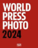 El Zein Khoury, Joumana - Escardó, Julieta - Kuiper, Syb - Minchillo, John - Nematov, Elyor - Obodai, Nii - Shields, Fiona - Taylor-Lind, Anastasia - Villafranca, Veejay: World Press Photo Yearbook 2024 | English Edition idegen